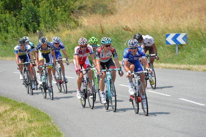 Skupina uprchlíků v patnácté etapě Tour de France