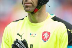 Čech po gólech ocenil kopací techniku střelců, Rosický se kál za klíčovou chybu
