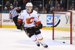 Hudlerova bodová série v NHL skončila a Flames prohráli