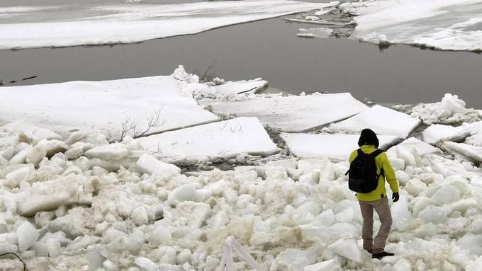 Tající led na Dunaji komplikuje život v Bělehradě