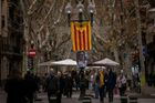 Přípravy na katalánské volby vrcholí, mítink jedné ze stran narušili ultrapravicoví demonstranti