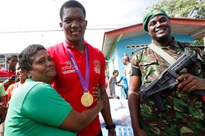 Olympijský šampion nabídl pomoc i náruč. Obětem povodní