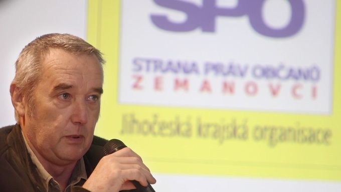 Ivan Žlábek hovoří na akci Strany práv občanů