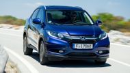 Podobné označení a stejnou cenu jako Toyota má Honda HR-V. Základní verzi pohání benzinová patnáctistovka bez turba.