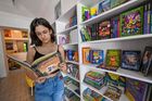 Nebývalý úspěch. První ukrajinské knihkupectví v Česku prodalo většinu děl první den