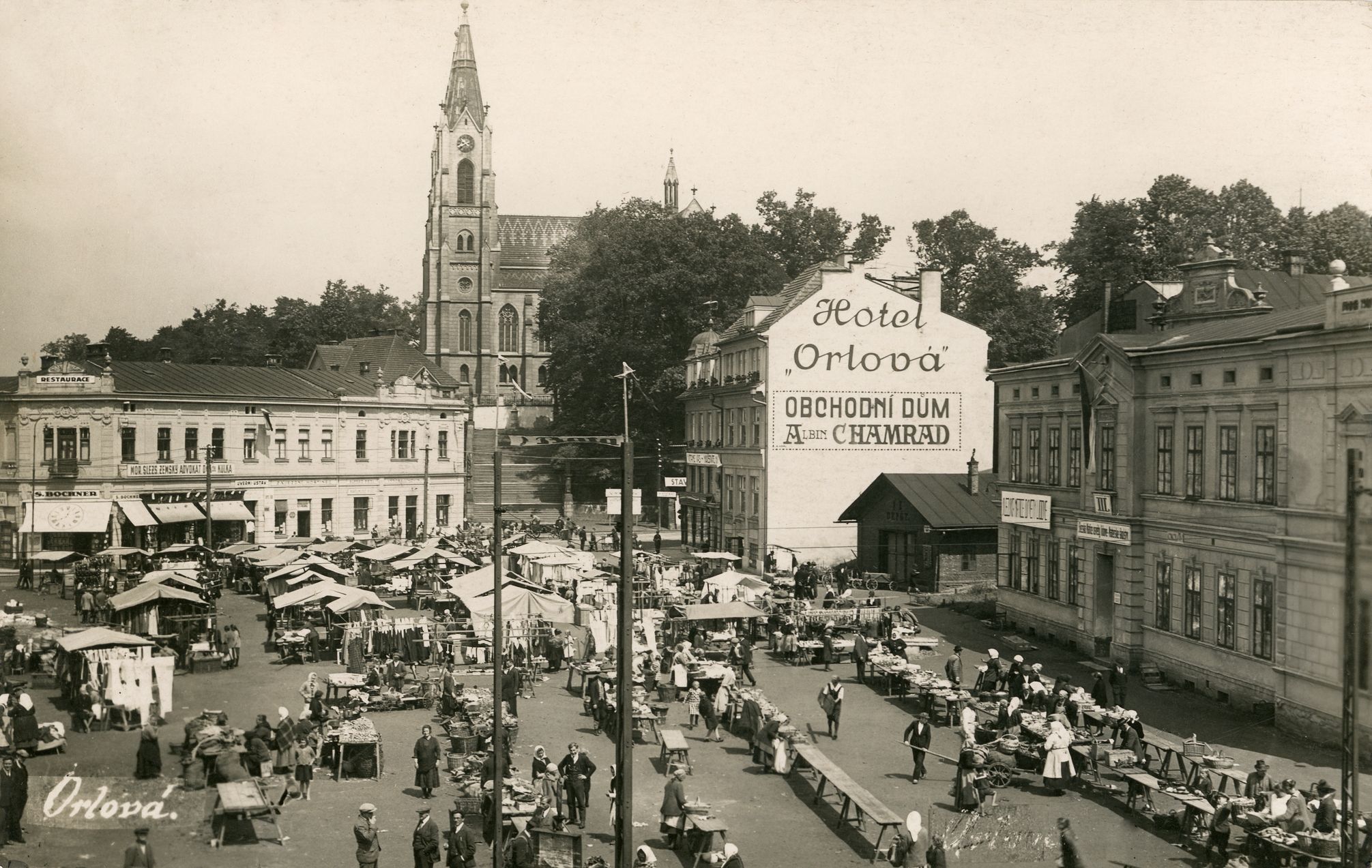 Fotografický průvodce po mizejících a zapomenutých místech českého Slezska, kniha, Ondřej Durczak, ITF, Magazín