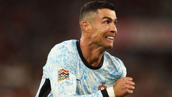 Portugalský útočník Cristiano Ronaldo slaví gól