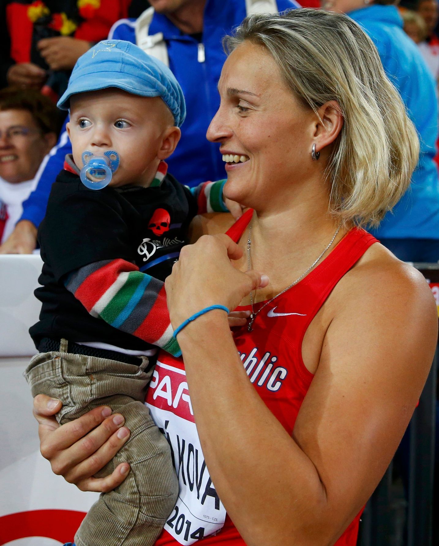 ME v atletice, oštěp: Barbora Špotáková a syn Janek