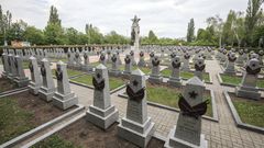 Hroby rudoarmějců na Olšanských hřbitovech