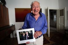 Zemřel jeden ze zakladatelů české kvantové chemie. Rudolf Zahradník učil i Merkelovou