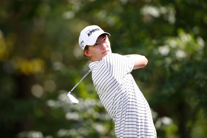 Maverick McNealy v akci při turnaji série PGA Tour.