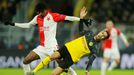 Peter Olayinka a Ašraf Hakimí v zápase LM Borussia Dortmund - Slavia