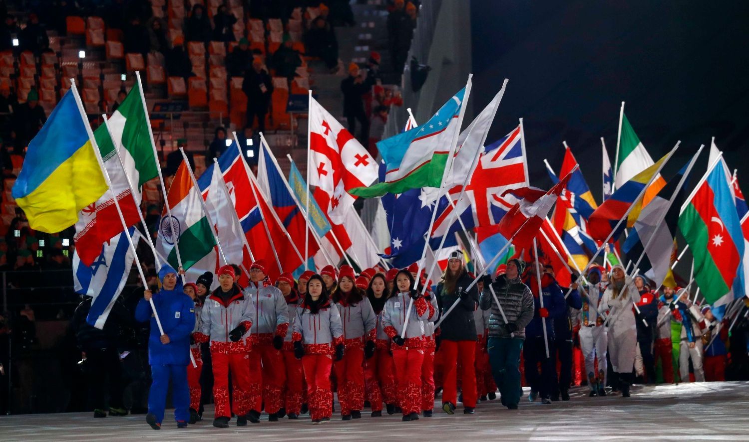 Slavností zakončení ZOH 2018: nástup sportovců - českou vlajku nesla Ester Ledecká