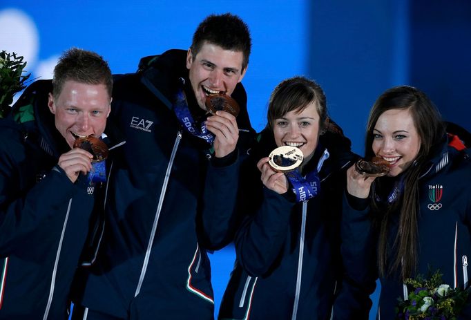 Soči 2014: Oberhoferová, Wiererová, Hofer, Windisch, Itálie (biatlon, smíšená štafeta)