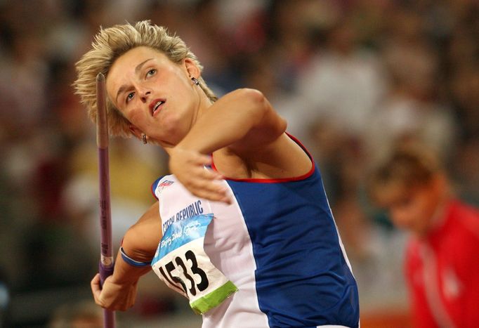 Česká oštěpařka Barbora Špotáková během vítězství na Letních olympijských hrách 2008 v Pekingu.