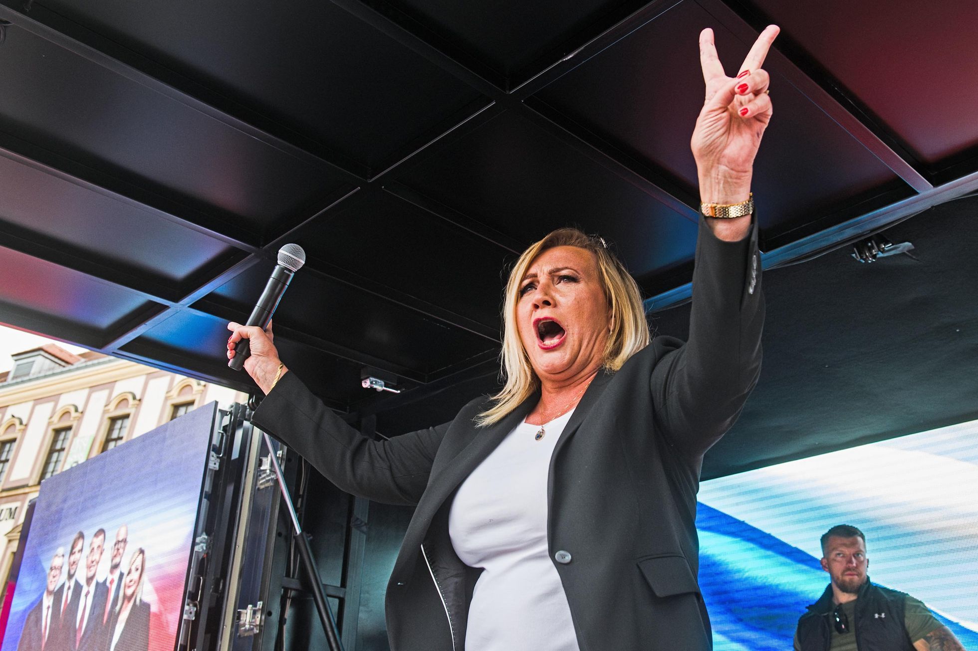 Volby, parlament, kampaň, bizár, ANO, Spolu, SPD, Motoristé, Stačilo, Piráti