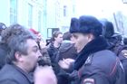 Procházka svobodných lidí v Petrohradu skončila zatčením desítek opozičních aktivistů