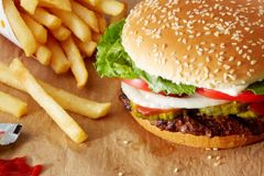 Fast foody pohltil bezmasý trend. Burger King nově nabízí rostlinný burger i v Česku