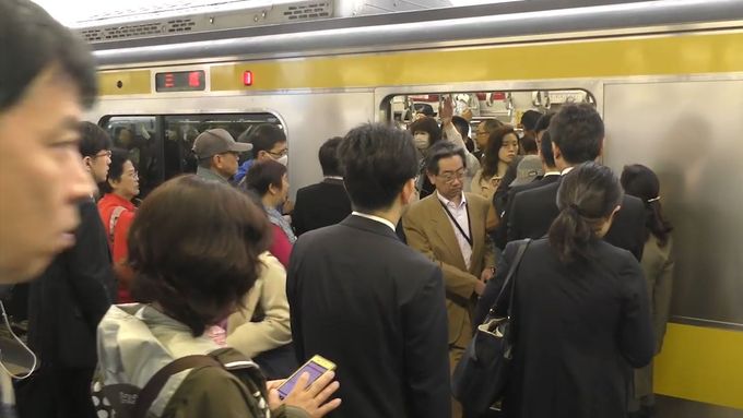Tokijské metro, linka Sobu, 5. 6. 2018
