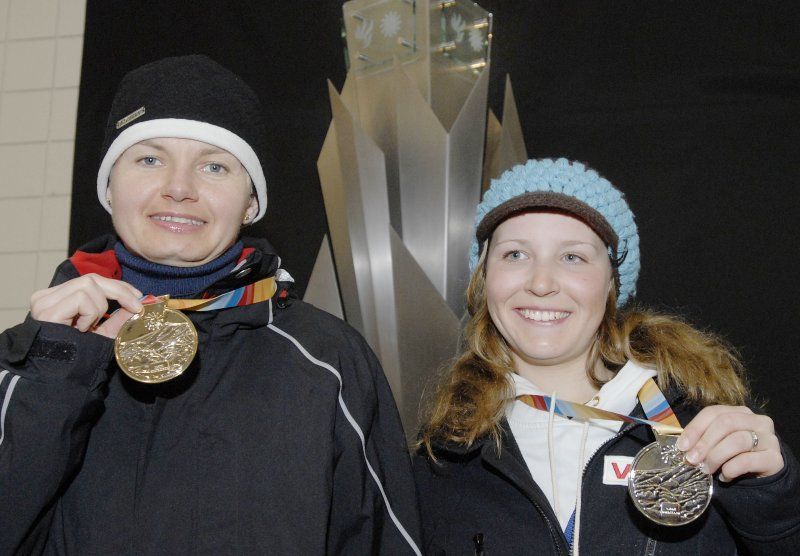 Petra Kurková a Tereza Kmochová s medailemi