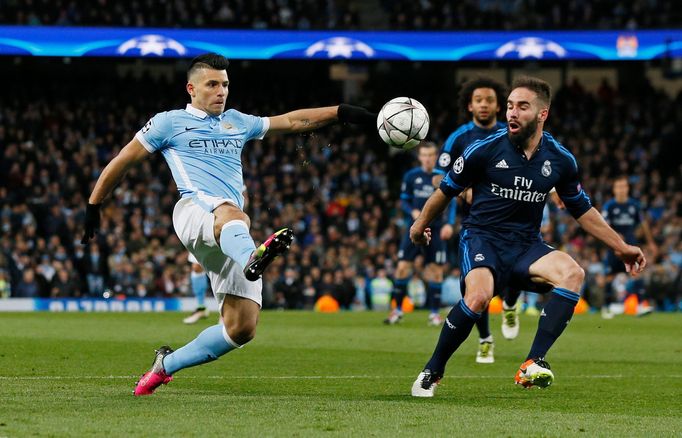 Sergio Agüero a Daniel Carvajal.