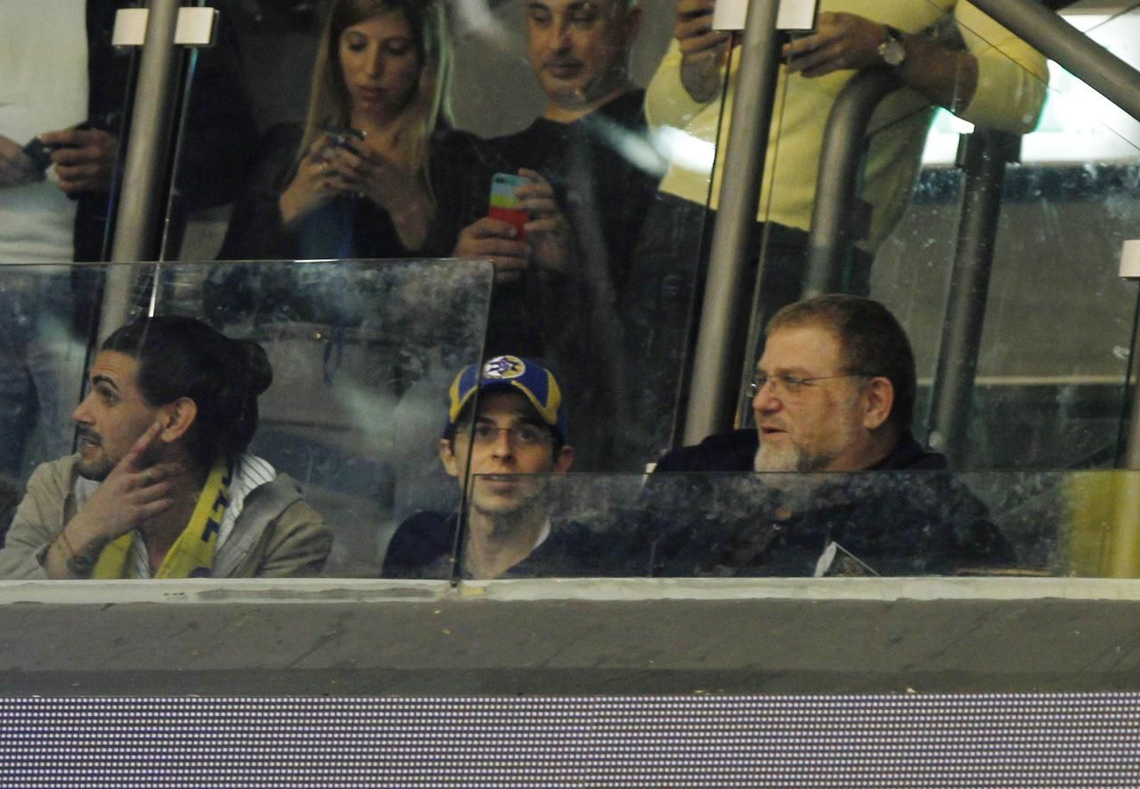 Euroliga: Maccabi - Barcelona (Gilad Šalit uprostřed)