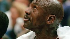 NBA basketbal Michael Jordan v dresu Chicaga.