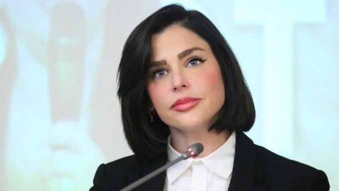 Ačkoli Olivie Maurelová měla podezření, celou pravdu o tom, jak se narodila prostřednictvím náhradního mateřství, se dozvěděla teprve nedávno.