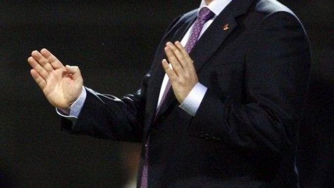 Rafael Benitez byl v zápase s Lyonem pod tlakem