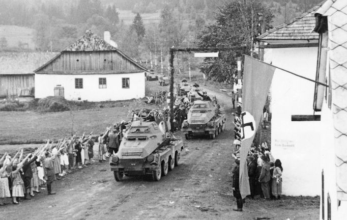 Reprofoto z publikace Mobilizace ve fotografie – Armáda a stráž obrany státu v letech 1938 – 1939, autoři Jiří Suchánek & Jaroslav Beneš