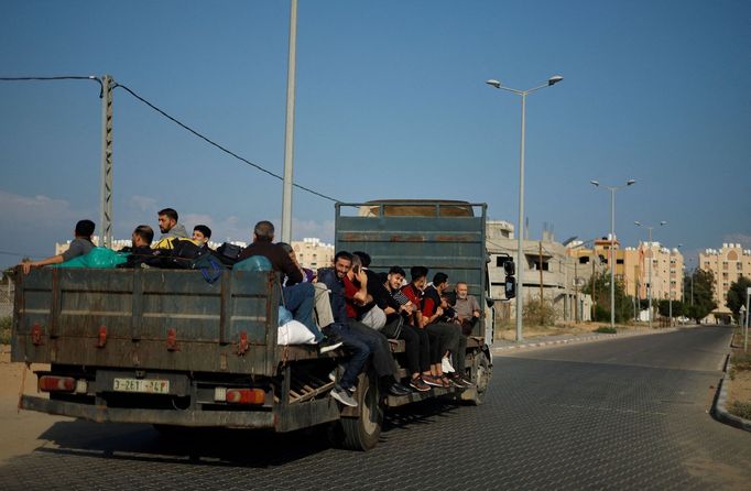Evakuace Palestinců na jih Pásma Gazy.