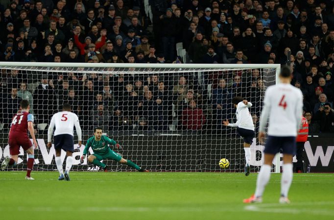 Soccer Football - Premier League - West Ham United v Liverpool - London Stadium, London, Britain - January 29, 2020   Liverpool's Mohamed Salah scores their first goal fr