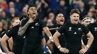 Nechyběly odhodlané výrazy či vyplazené jazyky hráčů All Blacks.