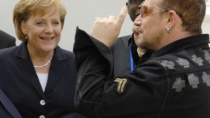 Bono na summitu. Přijel, jednal, neuspěl.