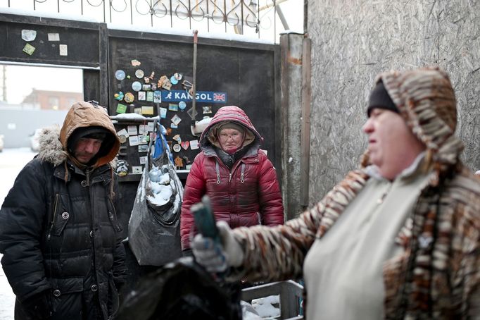 Život bezdomovců v třeskutých mrazech na Sibiři v Rusku.  19. 2. 2020