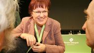 Na sjezdu se volilo nové vedení. Dana Kuchtová se na začátku shromáždění smála a smát se mohla i na konci: Suverénní svou pozici potvrdila. Ostatně: Silná podpora z jihočeského kraje ji v posledních měsících přidržovala na rozkývaném ministerském křesle.
