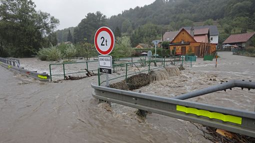 Řeka Jičínka ve vesnici Žilina na Novojičínsku.