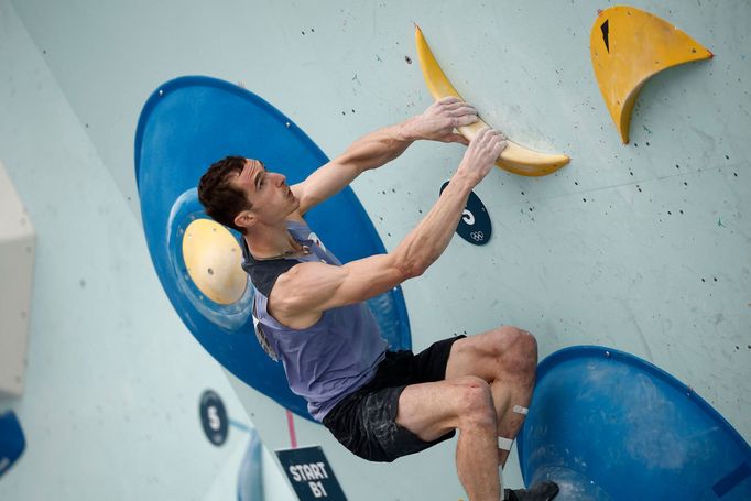 Český lezec Adam Ondra ve finále OH 2024 v Paříži