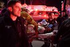 Video z nehody: Do řeky v New Yorku nechtěně "přistál" vrtulník, pět pasažérů zemřelo