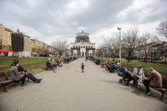 Jasná obloha do neděle nevydrží, do Česka přijde studená fronta. Příští týden se ale začne oteplovat