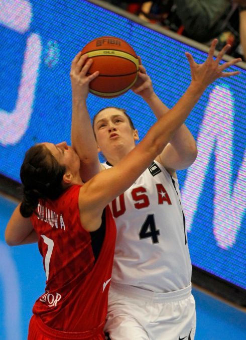 Česko-USA: Whalenová se prosazuje přes Šujanovou