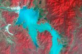 Snímek Modrého Nilu, jedné ze dvou zdrojnic Nilu, druhé nejdelší řeky na světě. Jeho tok na etiopsko-súdánské hranici zachytila japonská sonda z oběžné dráhy.