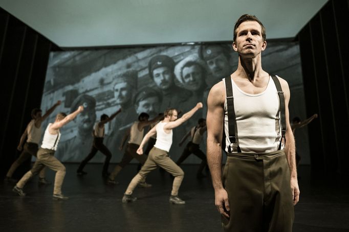 Igor Orozovič ve hře Plukovník Švec.