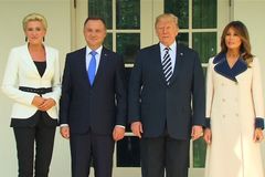 USA zvažují polskou žádost o trvalou vojenskou přítomnost, řekl Trump po přijetí Dudy