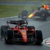 Charles Leclerc, Ferrari a Sergio Pérez, Red Bull ve VC Japonska F1 2022