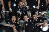 Novozélandští ragbysté, známí pod přezdívkou "All Blacks", ovládli Inaugurační ragbyový šampionát, jenž pro ně vrcholil posledním kolem tohoto turnaje v argentinské La Platě.