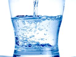 Voda, pití, pitný režim