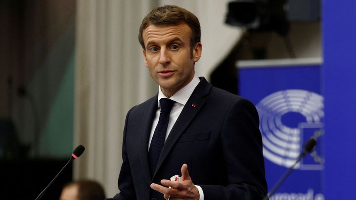 Do francouzských prezidentských voleb jde 12 kandidátů, největší šance má Macron; Zdroj foto: Reuters