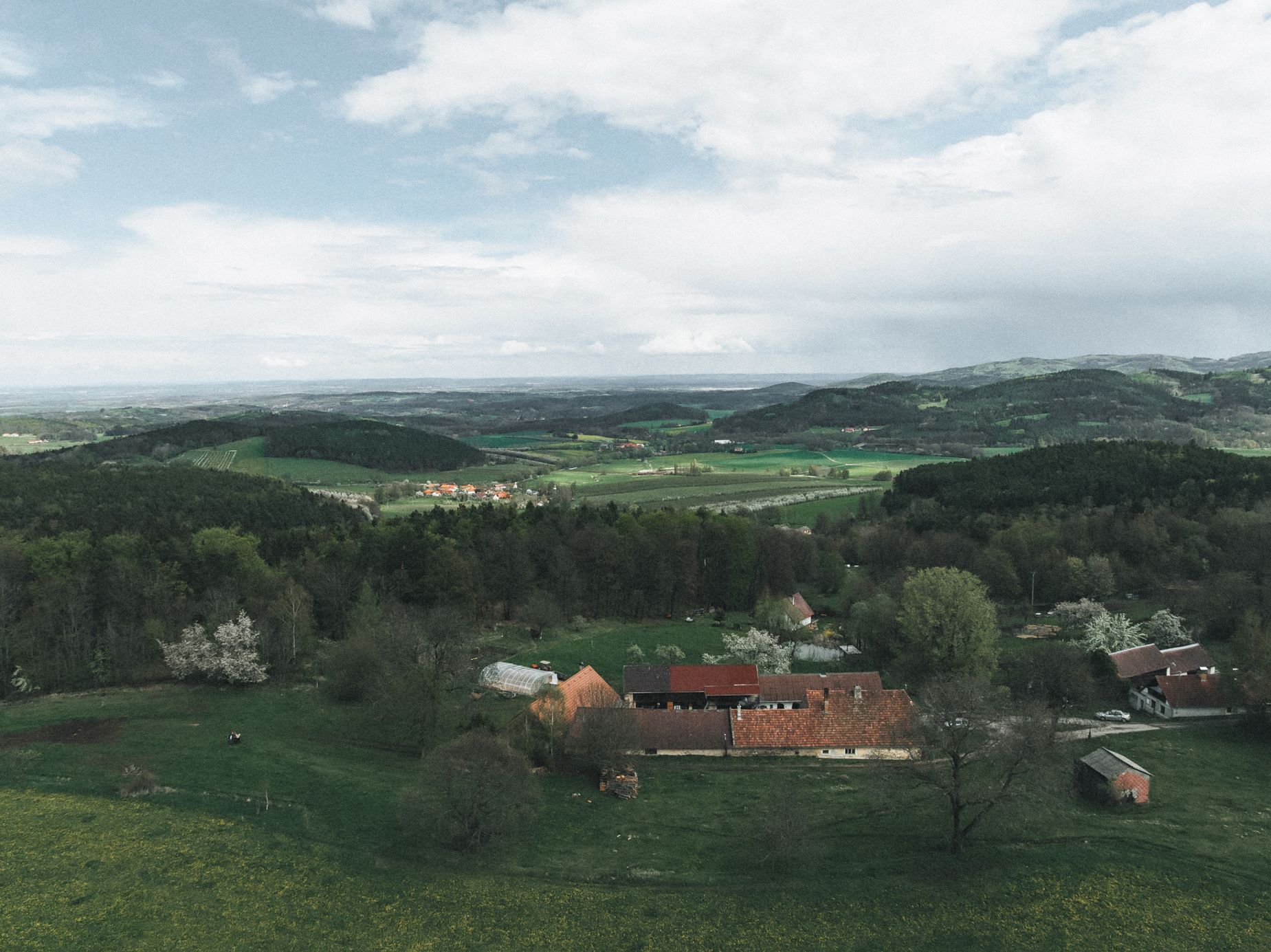 Příběh "Jako na táboře", Kniha Na okraji domov můj, Na okraji domov můj: Sedm příběhů o životě na české vesnici a proměně venkova, Magazín, fotogalerie