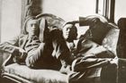 Bratři Čapkové při studijním pobytu v Paříži, rok 1911.